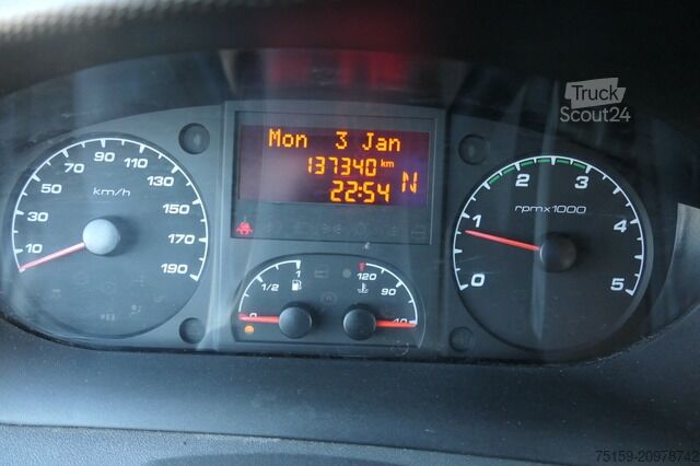 Dobozos furgon iveco Daily 35 S11 C30C AUTOMATIK KAMERA Regale LUFT DURCHGANG EURO-5 CoC