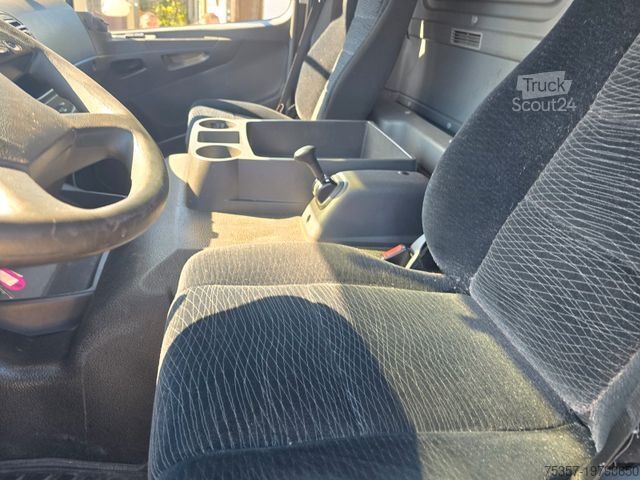 Transportador con plataforma y toldo MERCEDES-BENZ 1324 Plane Spriegel Hebebühne.