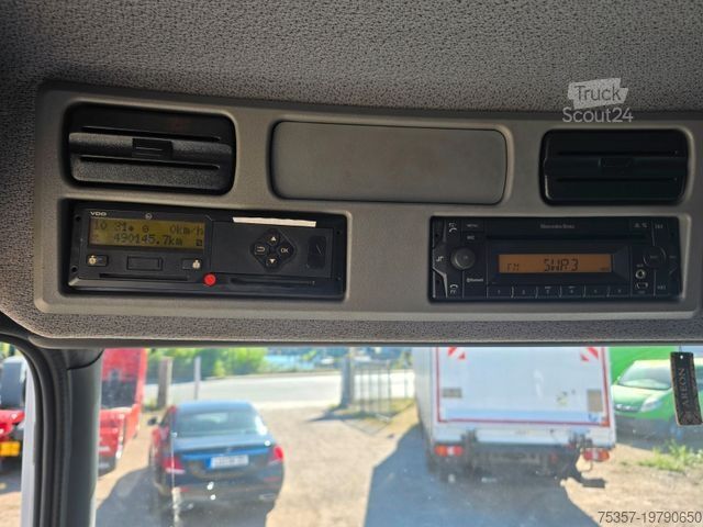 Camion bâché MERCEDES-BENZ 1324 Plane Spriegel Hebebühne.