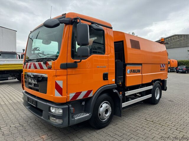 Sweeper MAN 12.220 4x2 BL EURO5 ZAMIATARKA VIAJET 5RHS