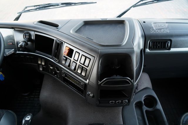 Τυπική μονάδα τράκτορα VOLVO FM 380 / PE?NY ADR  / KABINA DZIENNA / I-SHIFT