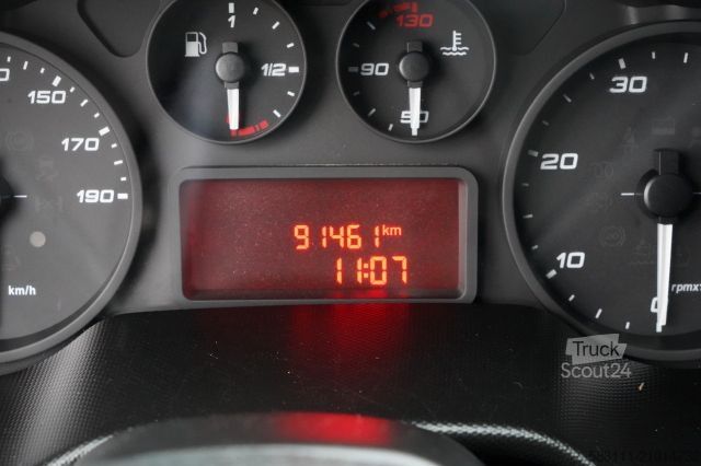 Tipper van IVECO DAILY 35-140 / WYWROTKA TYLNOZSYPOWA / BLI?NIAK