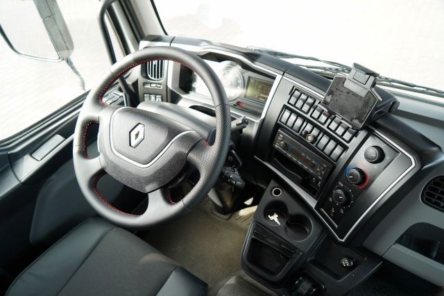 Camion jumbo RENAULT D 210 / 4x2 / KONTENER / 7,5M / WINDA DHOLLANDIA