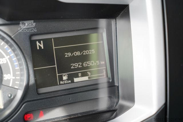 Camion jumbo RENAULT D 210 / 4x2 / KONTENER / 7,5M / WINDA DHOLLANDIA