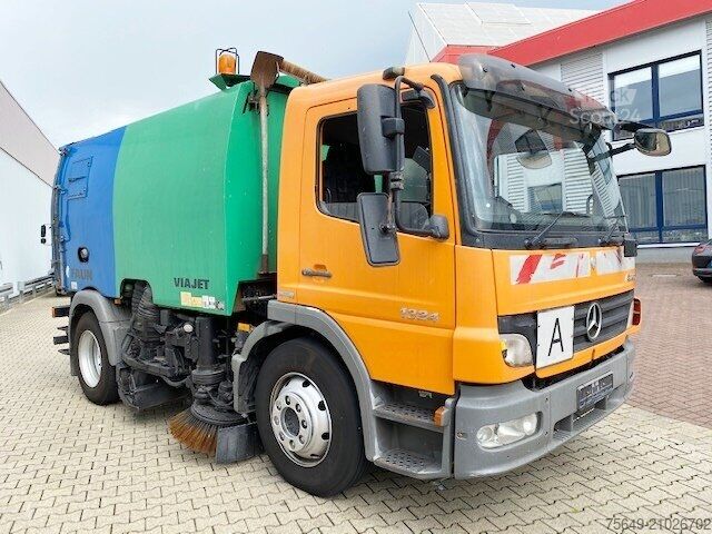 Speciale doeleinden vrachtwagen Mercedes-Benz Atego 1524 L 4x2 Atego 1524 L 4x2 Kehrmaschine FAUN Viajet
