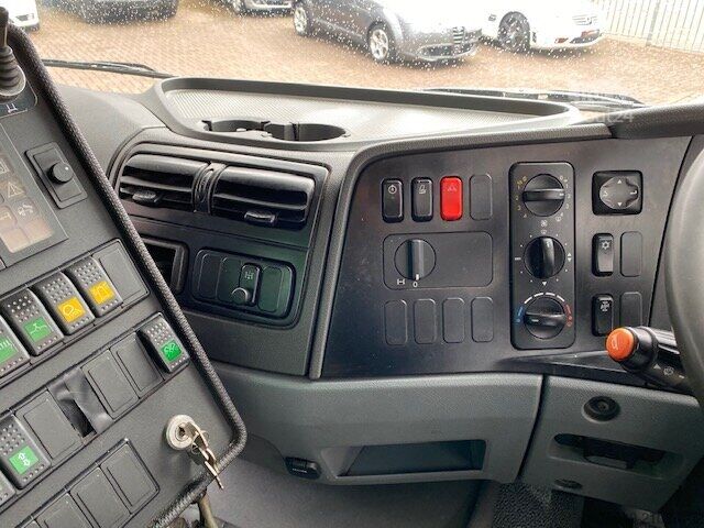 Speciale doeleinden vrachtwagen Mercedes-Benz Atego 1524 L 4x2 Atego 1524 L 4x2 Kehrmaschine FAUN Viajet