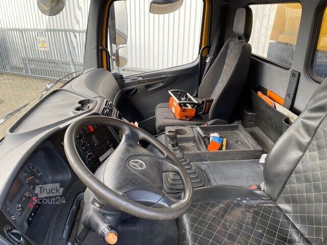 Special purpose truck Mercedes-Benz Axor 1824 K 4x2 Axor 1824 K 4x2, AMV Hubsteiger + Kompressor, Funk