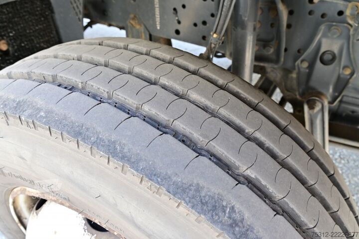 Camion frigorific Mercedes-Benz Atego 1221  E6 LBW Bett Schlafkabine 18 Paletten