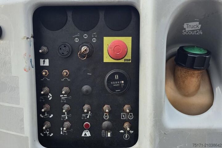 Articulated telescopic work platform Genie Z34/22 As-Is, Diesel, 4x4 Drive, 12.6m Working Hei