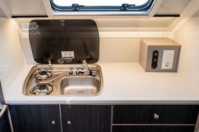 Lakókocsi/lakóautó  Wohnmobil Speedcaravan 400x200x194cm 2700kg zGG