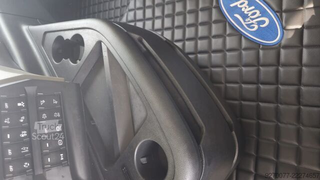 стандартний тягач Ford F-MAX