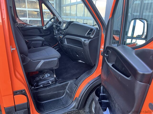 Plateau de chargement Iveco Daily 35C14 2.3 375 Laadklep 500kg Trekhaak 350...