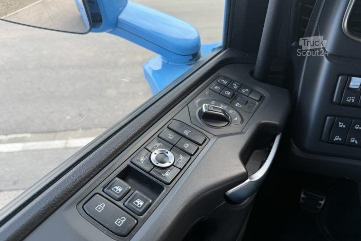 Standard tractor unit Scania S520 V8 6x2 Retarder Kipphydraulik / Swiss-Vehicle