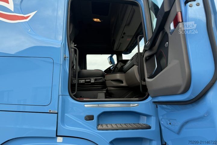 Standard tractor unit Scania S520 V8 6x2 Retarder Kipphydraulik / Swiss-Vehicle