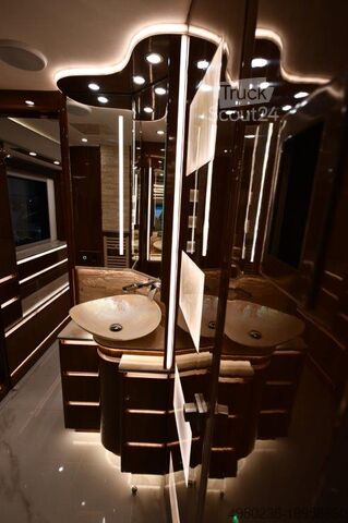 Інтегрований будинок на колесах Luxusreisemobil Quantum Volvo