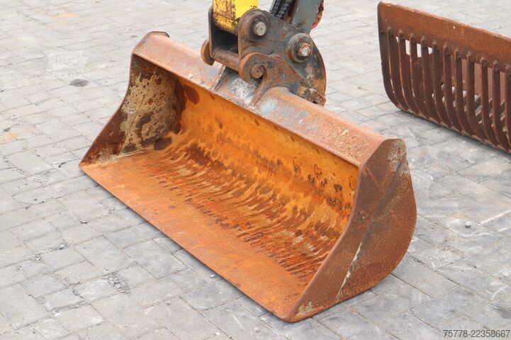 Minibagger WACKER NEUSON EZ28 | DUTCH MACHINE | 4 BUCKETS | LOW HOURS