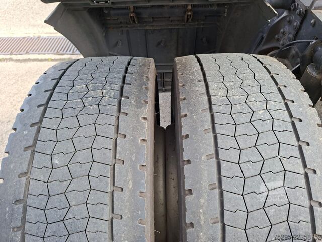 Véhicule utilitaire MAN TGX  18.470 Mega SZM mit Hubsat.   RETARDER  NAVI