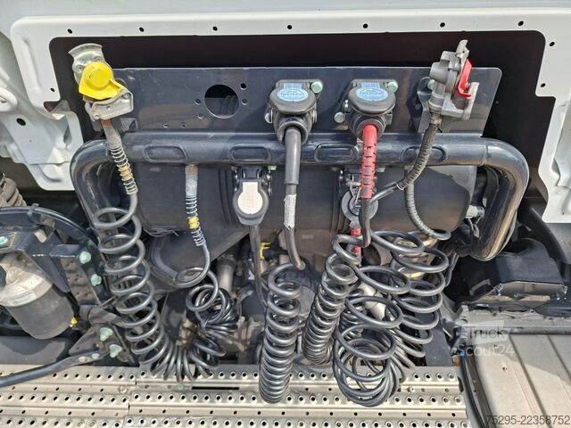 Véhicule utilitaire MAN TGX  18.470 Mega SZM mit Hubsat.   RETARDER  NAVI