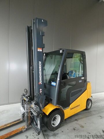 Ön yükleyici forklift Jungheinrich EFG S 30