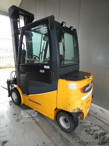 Ön yükleyici forklift Jungheinrich EFG S 30