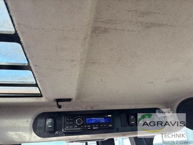 Carregadeira de pátio JCB TM 180 AGRI STUFE V