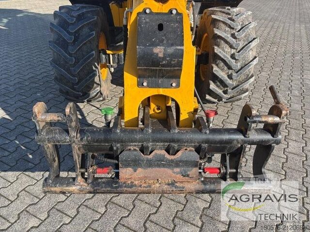 Carregadeira de pátio JCB TM 180 AGRI STUFE V