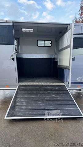 Ló-szállító utánfutó Steinsberger ANKA 2 Pferde mit Hengstausstattung