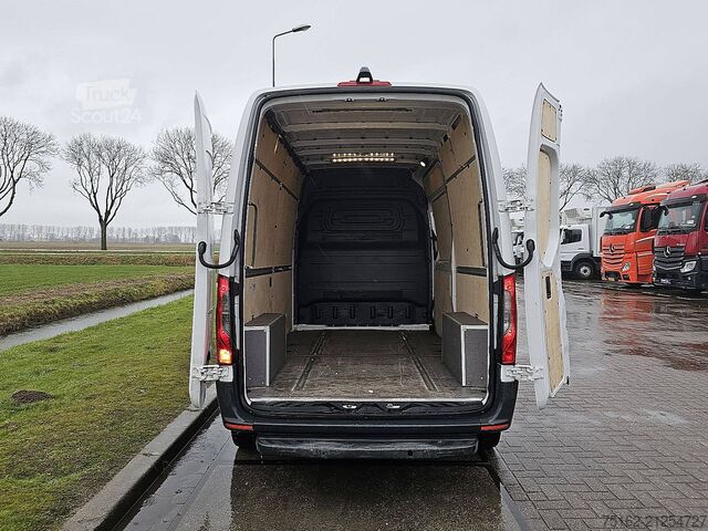 High-roof van MERCEDES-BENZ SPRINTER 314 L2H2 Mbux Euro6 AC!