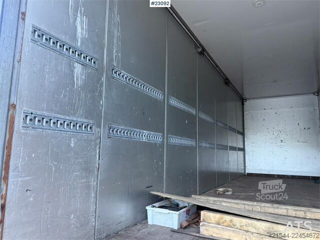 Matkalaukku Volvo FH16 16 pallet 6x4 box truck with Onspot tool boxe