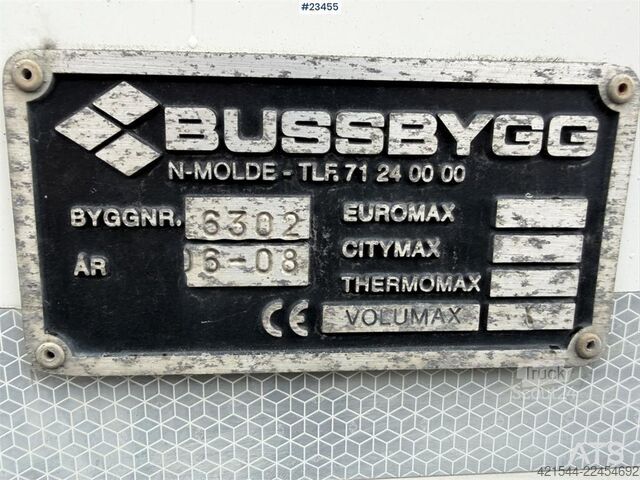 Mala Volvo FL 4x2 box truck with a 1500 kg lift and remote co