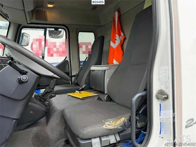 Mala Volvo FL 4x2 box truck with a 1500 kg lift and remote co