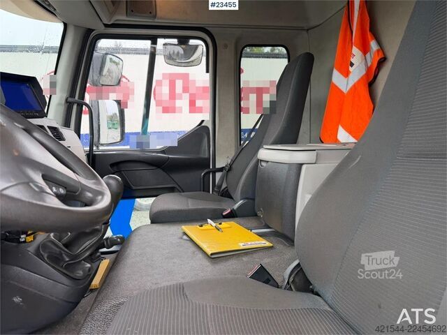Mala Volvo FL 4x2 box truck with a 1500 kg lift and remote co