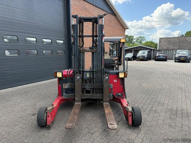 Lastbilmonteret gaffeltruck Moffett M4 20.3 2.000KG
