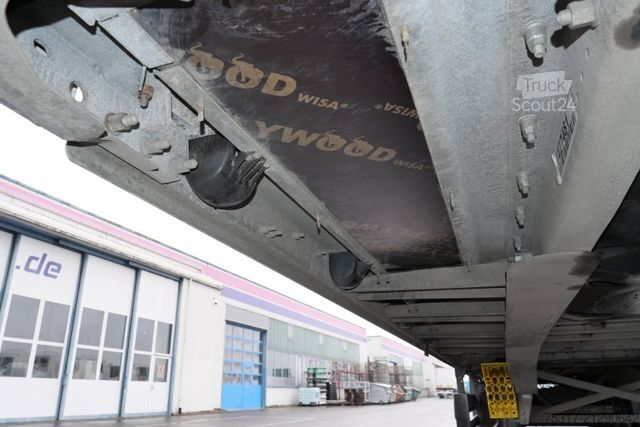 Semiremorcă carosată SCHMITZ CARGOBULL SKO/SBO  24 ZURRLEISTE / ZURRINGE / LIFTACHSE