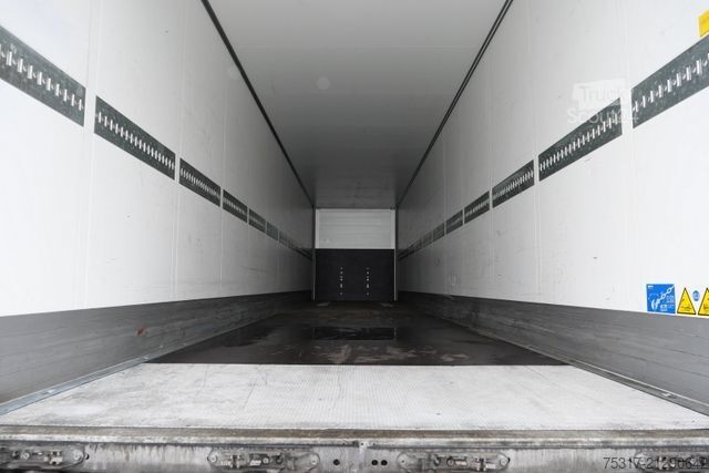 Semiremorcă carosată SCHMITZ CARGOBULL SKO/SBO  24 ZURRLEISTE / ZURRINGE / LIFTACHSE