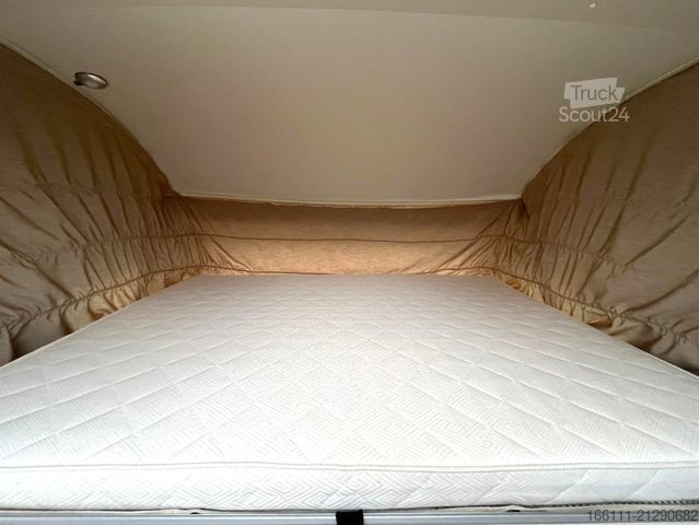 Camper integrado MCLOUIS Nevis 872 - Queens/Hubbett -  - Solar