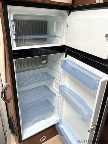 Camper integrado MCLOUIS Nevis 872 - Queens/Hubbett -  - Solar