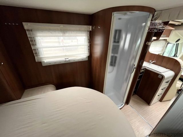 Camper integrado MCLOUIS Nevis 872 - Queens/Hubbett -  - Solar