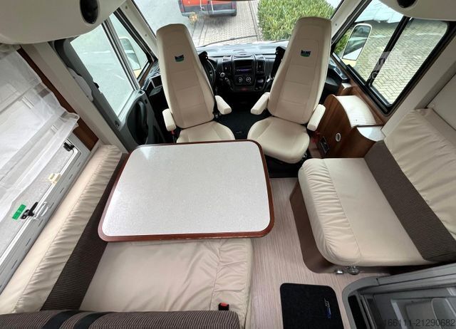 Camper integrado MCLOUIS Nevis 872 - Queens/Hubbett -  - Solar