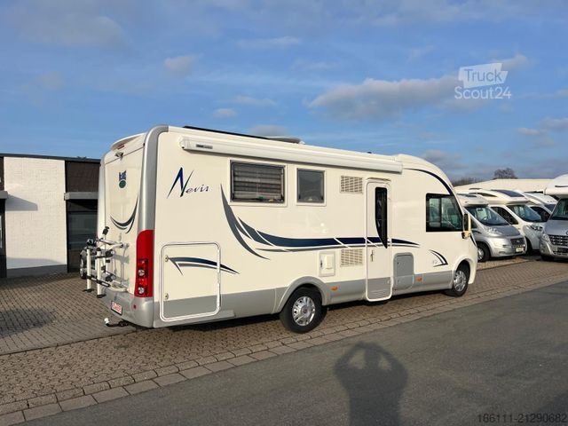 Camper integrado MCLOUIS Nevis 872 - Queens/Hubbett -  - Solar