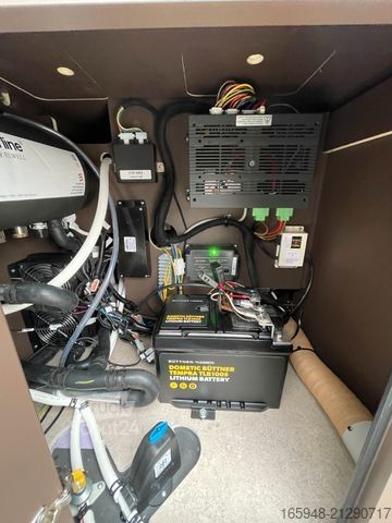 Camping-car BÜRSTNER Habiton HM 6.0 Automatik*170PS *Alufelgen*