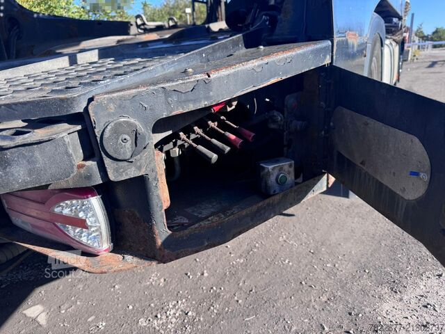 Avtovlekaš tovornjak LF9 Mercedes-Benz Actros 1845