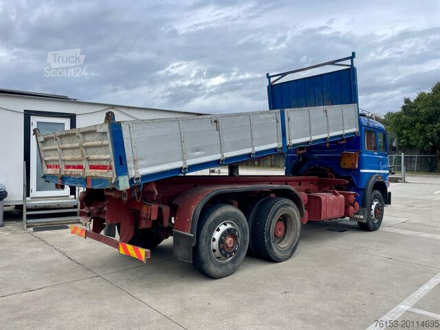 Kippwagen Iveco 190-38 6X2 TRILATERALE