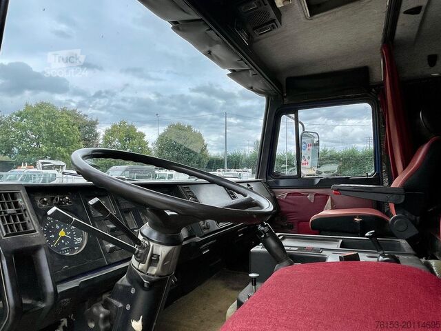 Kippwagen Iveco 190-38 6X2 TRILATERALE