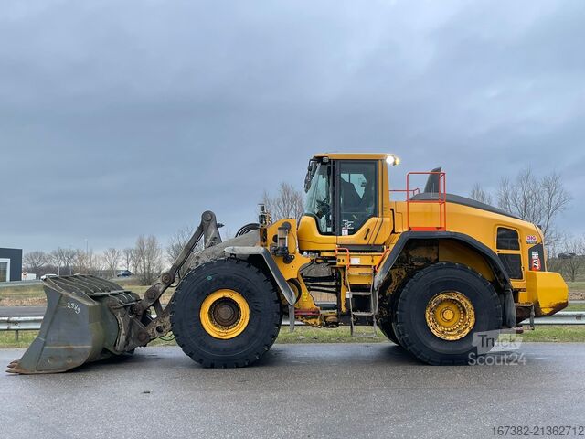 навантажувач Volvo L220H