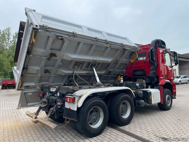 Autocamion basculant tridirecțional MERCEDES-BENZ Arocs 2648 6x4 BB Dautel Bordmatik Retarder Shz