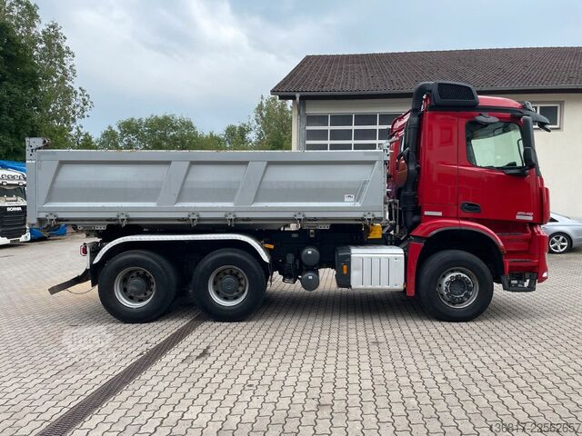 Autocamion basculant tridirecțional MERCEDES-BENZ Arocs 2648 6x4 BB Dautel Bordmatik Retarder Shz