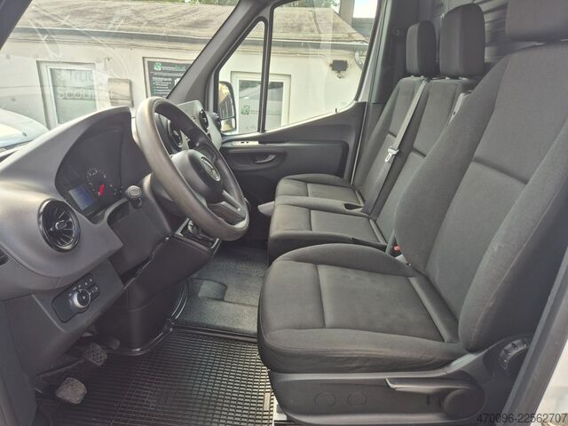 Kastenwagen hoch MERCEDES-BENZ Sprinter Kasten 314 CDI*Regale *