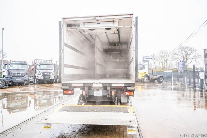 Gekoeld/bevroren transport RENAULT MIDLUM 220.16 DXI + CARRIER MULTI TEMP+DHOLLANDIA