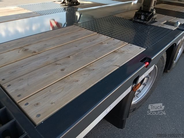 Pracovní plošinový návěs SCHWARZMÜLLER 3Achs Tele Rampen TwistLock40+2x20"SAF Lenk+Lift